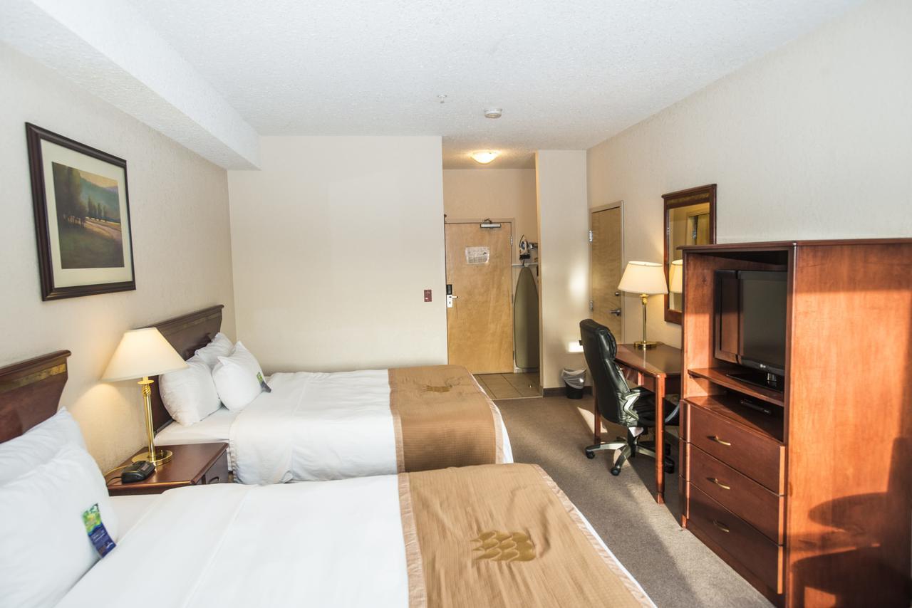 Lakeview Inns & Suites - Chetwynd Экстерьер фото