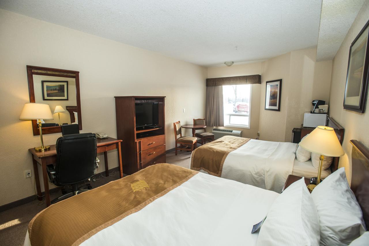 Lakeview Inns & Suites - Chetwynd Экстерьер фото