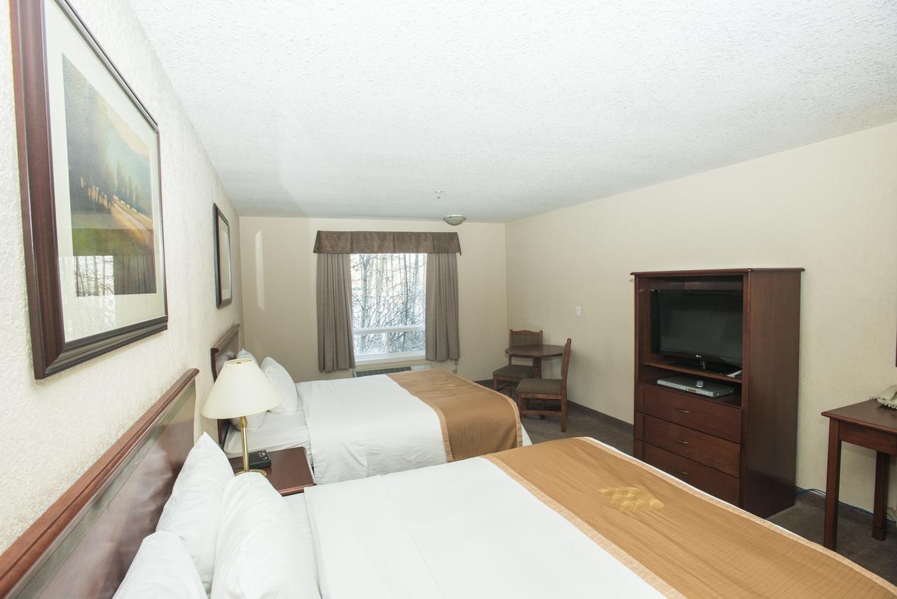 Lakeview Inns & Suites - Chetwynd Экстерьер фото